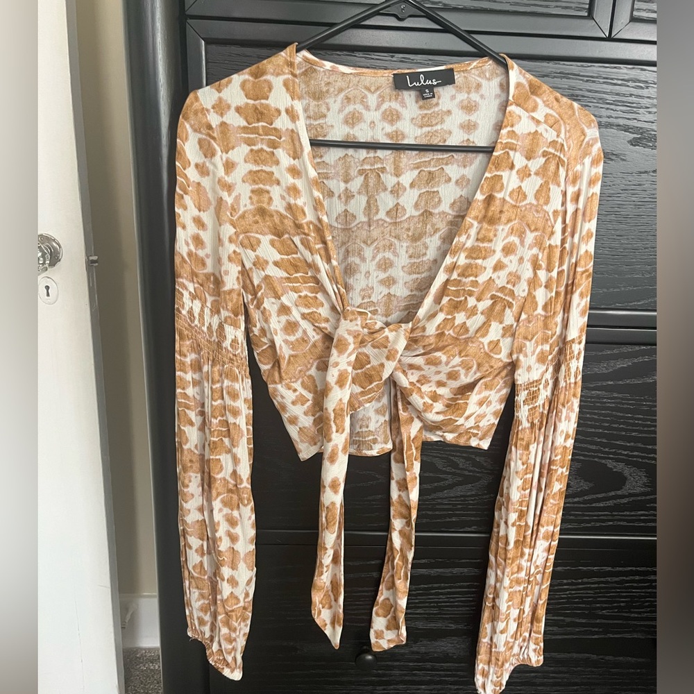 Cropped long sleeve blouse